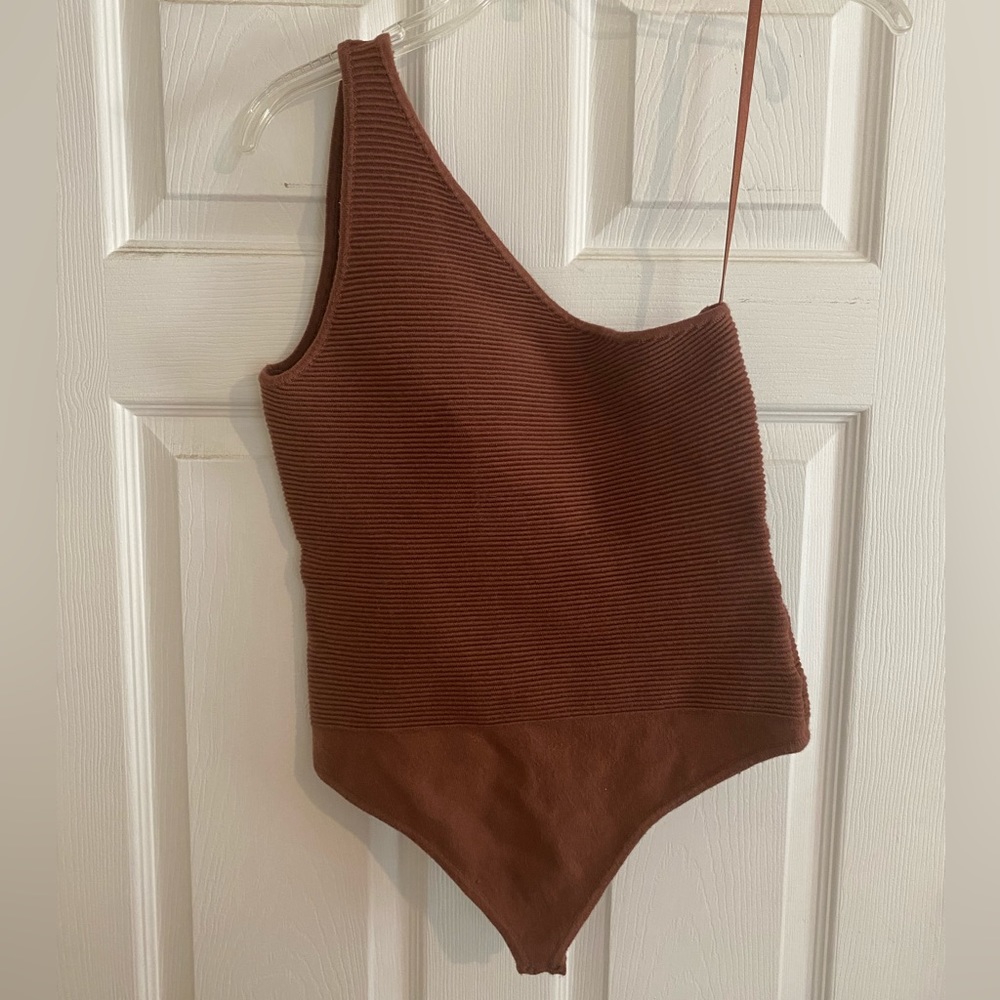 NWOT Abercrombie one-shoulder bodysuit